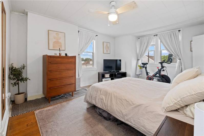 925 Fordham Ave, Pittsburgh, PA 15226, 3 Bedrooms Bedrooms, 7 Rooms Rooms,1 BathroomBathrooms,Residential,For Sale,Fordham Ave,0,1711596