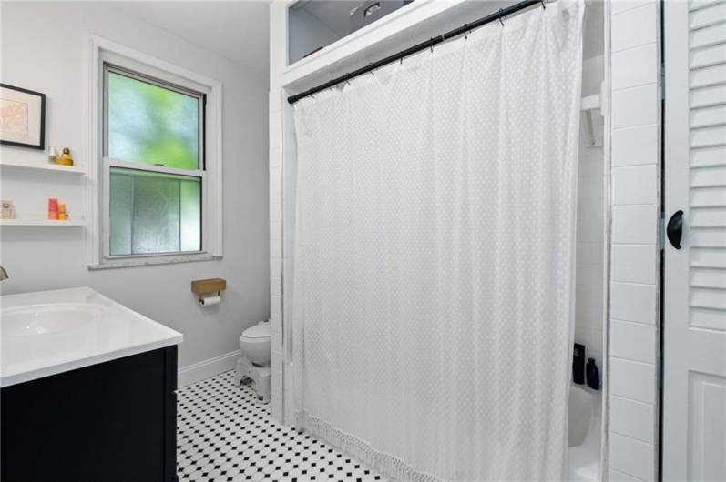 925 Fordham Ave, Pittsburgh, PA 15226, 3 Bedrooms Bedrooms, 7 Rooms Rooms,1 BathroomBathrooms,Residential,For Sale,Fordham Ave,0,1711596