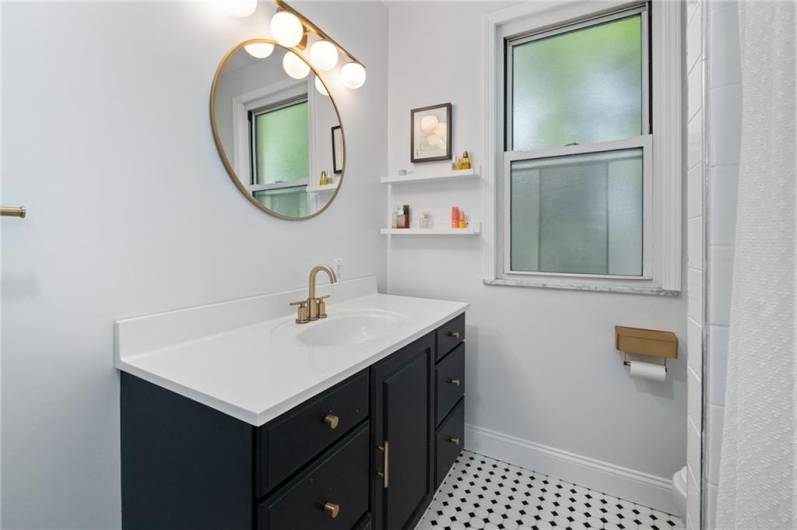 925 Fordham Ave, Pittsburgh, PA 15226, 3 Bedrooms Bedrooms, 7 Rooms Rooms,1 BathroomBathrooms,Residential,For Sale,Fordham Ave,0,1711596