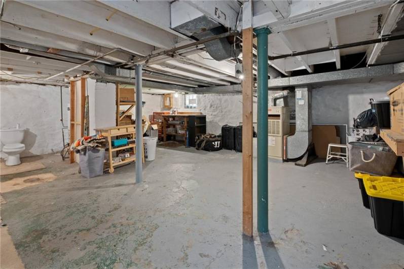 925 Fordham Ave, Pittsburgh, PA 15226, 3 Bedrooms Bedrooms, 7 Rooms Rooms,1 BathroomBathrooms,Residential,For Sale,Fordham Ave,0,1711596