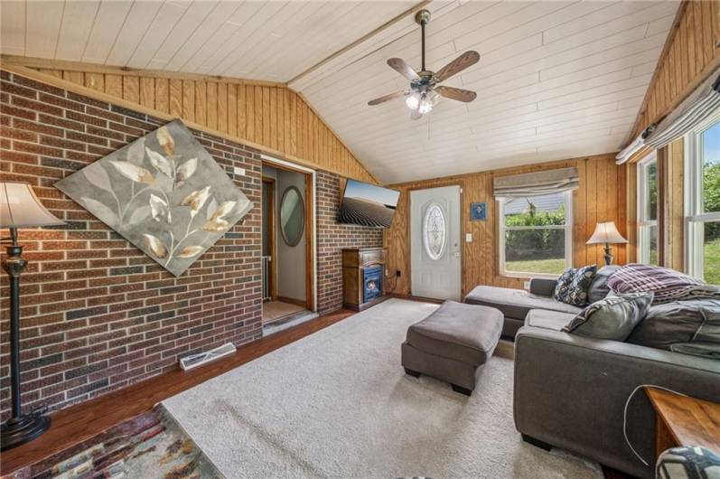 2082 Spooky Hollow Rd, Lower Burrell, PA 15068, 3 Bedrooms Bedrooms, ,1.1 BathroomsBathrooms,Residential,For Sale,Spooky Hollow Rd,0,1711619