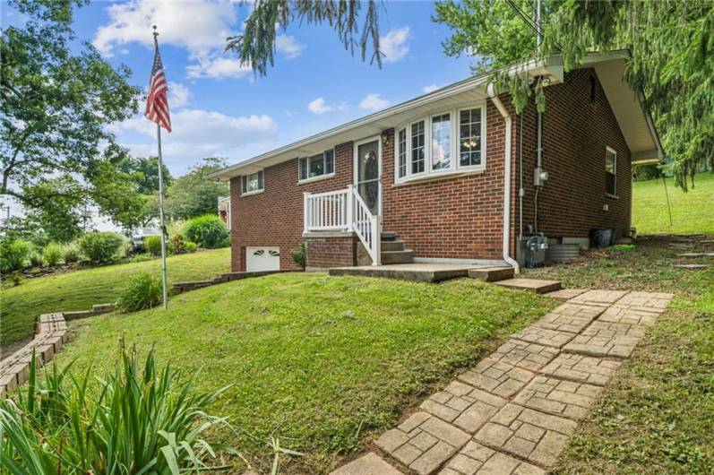 2082 Spooky Hollow Rd, Lower Burrell, PA 15068, 3 Bedrooms Bedrooms, ,1.1 BathroomsBathrooms,Residential,For Sale,Spooky Hollow Rd,0,1711619