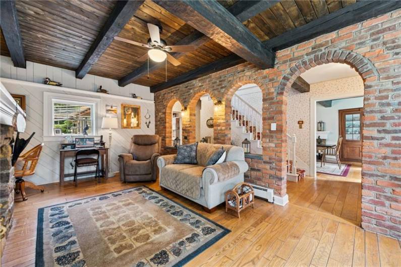 513 Austraw Rd, Ligonier, PA 15658, 4 Bedrooms Bedrooms, ,4.2 BathroomsBathrooms,Residential,For Sale,Austraw Rd,0,1711628