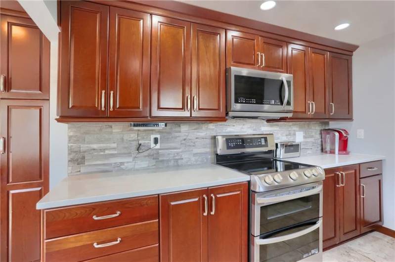 1019 Norton Dr, Mars, PA 16046, 4 Bedrooms Bedrooms, 10 Rooms Rooms,2.1 BathroomsBathrooms,Residential,For Sale,Norton Dr,0,1711634