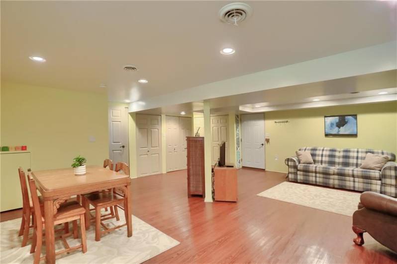 1019 Norton Dr, Mars, PA 16046, 4 Bedrooms Bedrooms, 10 Rooms Rooms,2.1 BathroomsBathrooms,Residential,For Sale,Norton Dr,0,1711634