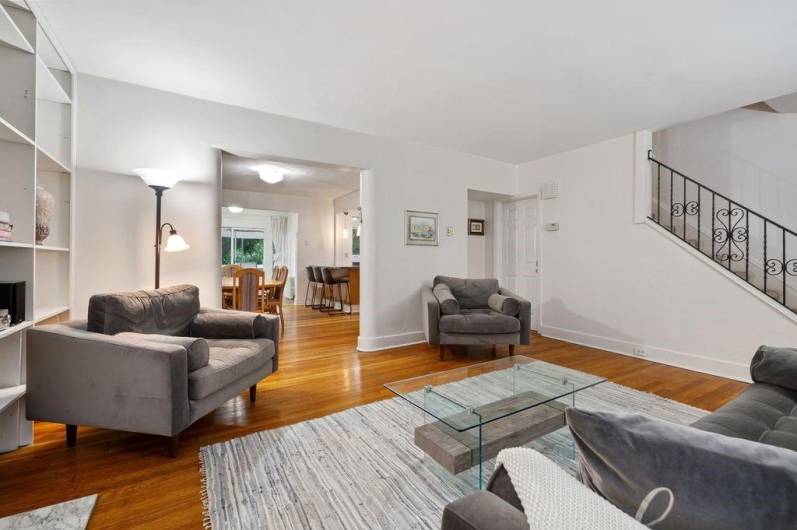 5640 Phillips, 15217, PA 15217, 5 Bedrooms Bedrooms, 9 Rooms Rooms,2 BathroomsBathrooms,Residential,For Sale,Phillips,0,1711654