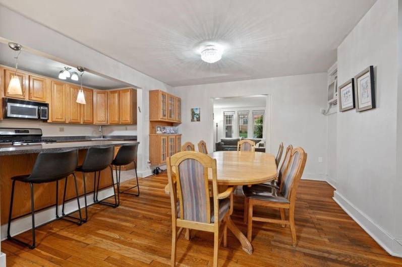 5640 Phillips, 15217, PA 15217, 5 Bedrooms Bedrooms, 9 Rooms Rooms,2 BathroomsBathrooms,Residential,For Sale,Phillips,0,1711654
