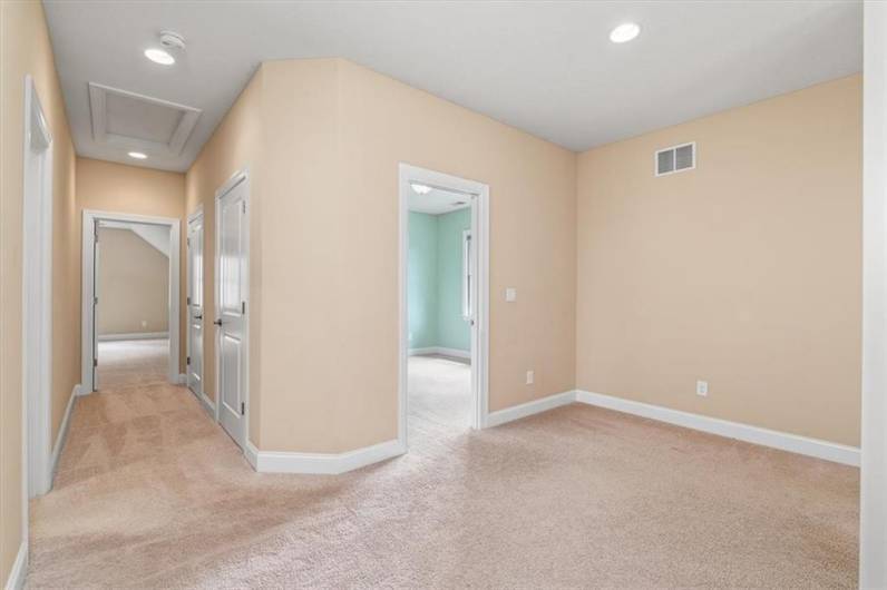 707 Onondaga Cir, Mars, PA 16046, 4 Bedrooms Bedrooms, 11 Rooms Rooms,2.2 BathroomsBathrooms,Residential,For Sale,Onondaga Cir,0,1711663