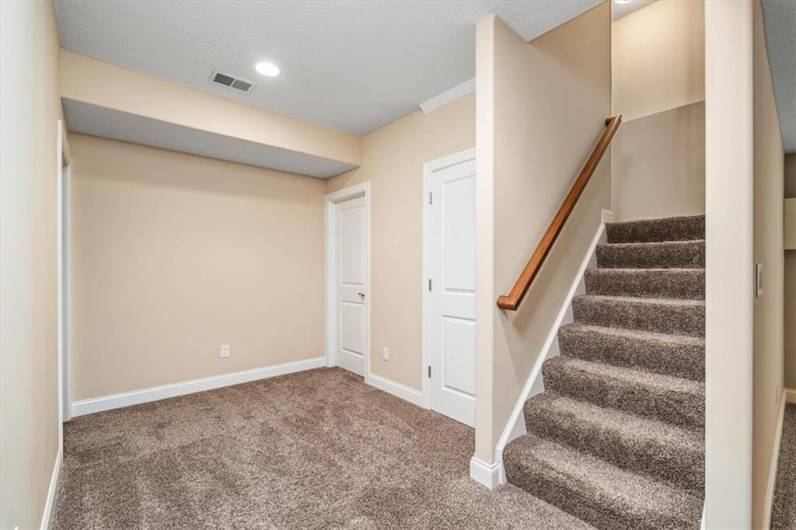 707 Onondaga Cir, Mars, PA 16046, 4 Bedrooms Bedrooms, 11 Rooms Rooms,2.2 BathroomsBathrooms,Residential,For Sale,Onondaga Cir,0,1711663