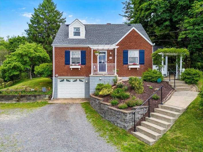 141 Manor Rd, Wexford, PA 15090, 3 Bedrooms Bedrooms, ,1.1 BathroomsBathrooms,Residential,For Sale,Manor Rd,0,1711664