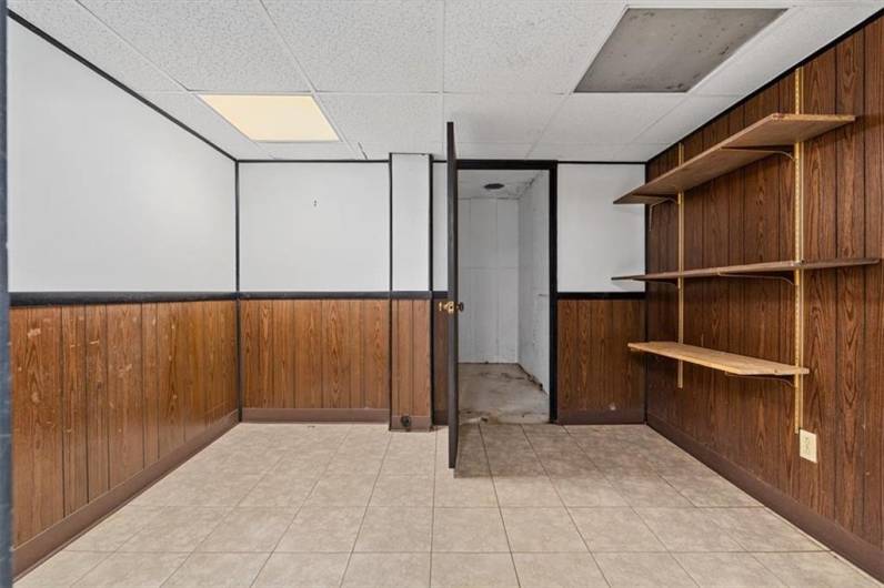 200 Crestmont Rd, Pittsburgh, PA 15237, 4 Bedrooms Bedrooms, 10 Rooms Rooms,2.1 BathroomsBathrooms,Residential,For Sale,Crestmont Rd,0,1711666