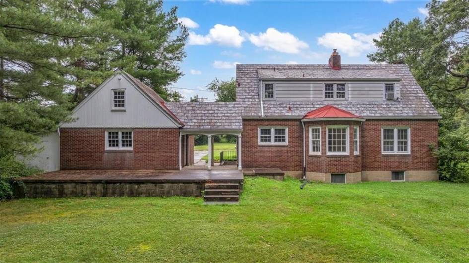 200 Crestmont Rd, Pittsburgh, PA 15237, 4 Bedrooms Bedrooms, 10 Rooms Rooms,2.1 BathroomsBathrooms,Residential,For Sale,Crestmont Rd,0,1711666