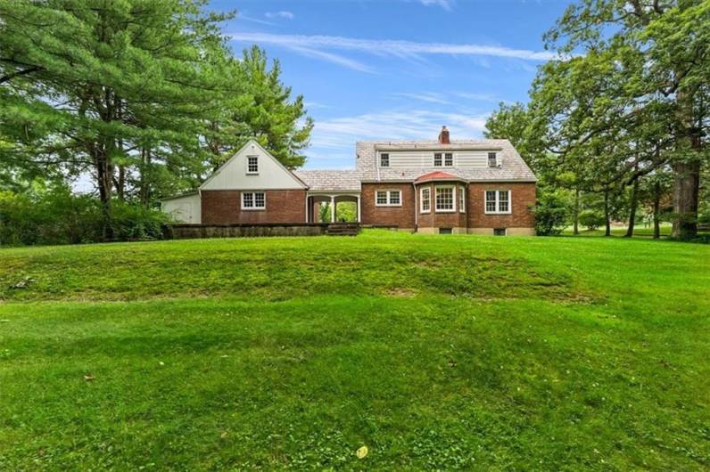 200 Crestmont Rd, Pittsburgh, PA 15237, 4 Bedrooms Bedrooms, 10 Rooms Rooms,2.1 BathroomsBathrooms,Residential,For Sale,Crestmont Rd,0,1711666