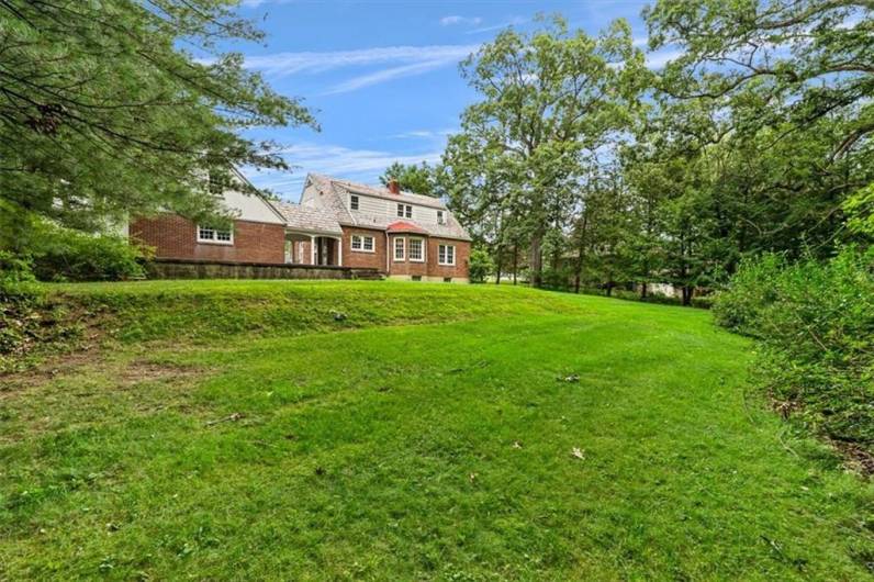 200 Crestmont Rd, Pittsburgh, PA 15237, 4 Bedrooms Bedrooms, 10 Rooms Rooms,2.1 BathroomsBathrooms,Residential,For Sale,Crestmont Rd,0,1711666