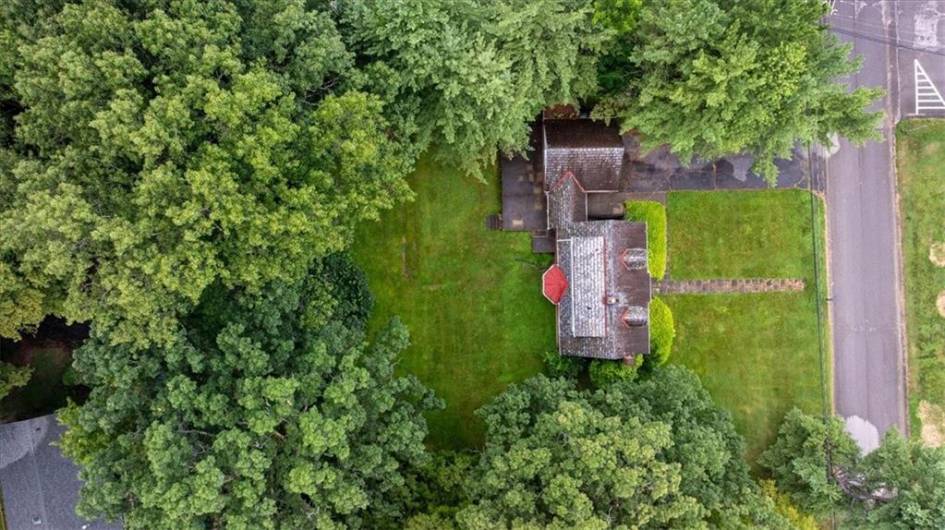 200 Crestmont Rd, Pittsburgh, PA 15237, 4 Bedrooms Bedrooms, 10 Rooms Rooms,2.1 BathroomsBathrooms,Residential,For Sale,Crestmont Rd,0,1711666