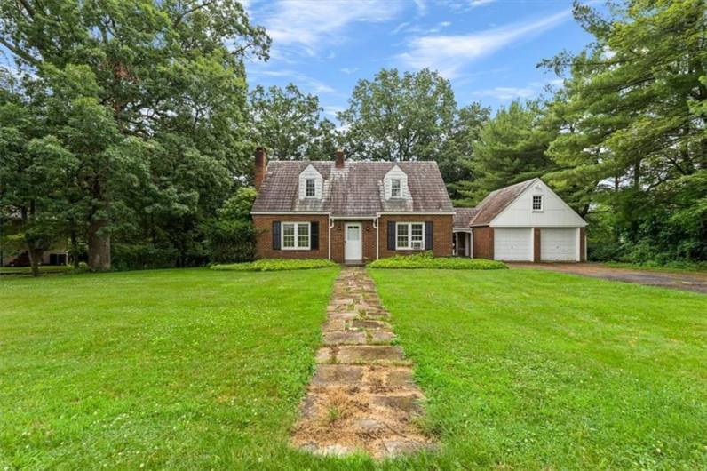 200 Crestmont Rd, Pittsburgh, PA 15237, 4 Bedrooms Bedrooms, 10 Rooms Rooms,2.1 BathroomsBathrooms,Residential,For Sale,Crestmont Rd,0,1711666