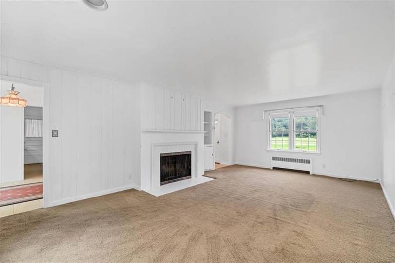 200 Crestmont Rd, Pittsburgh, PA 15237, 4 Bedrooms Bedrooms, 10 Rooms Rooms,2.1 BathroomsBathrooms,Residential,For Sale,Crestmont Rd,0,1711666