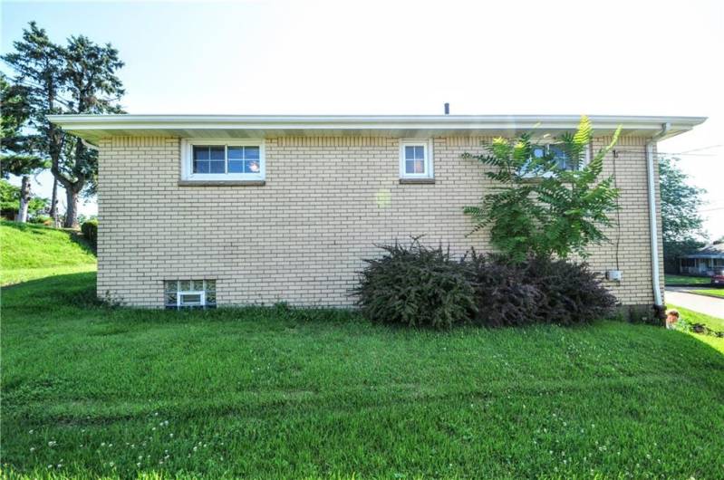 16 Jackson Dr, Monessen, PA 15062, 3 Bedrooms Bedrooms, 5 Rooms Rooms,2 BathroomsBathrooms,Residential,For Sale,Jackson Dr,0,1711670