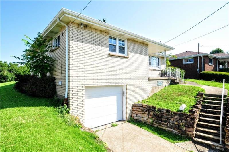 16 Jackson Dr, Monessen, PA 15062, 3 Bedrooms Bedrooms, 5 Rooms Rooms,2 BathroomsBathrooms,Residential,For Sale,Jackson Dr,0,1711670