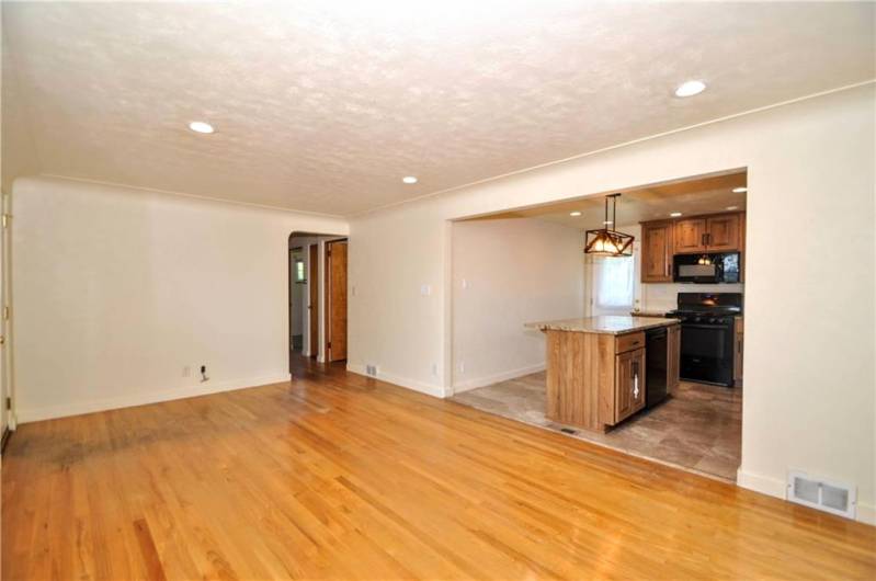 16 Jackson Dr, Monessen, PA 15062, 3 Bedrooms Bedrooms, 5 Rooms Rooms,2 BathroomsBathrooms,Residential,For Sale,Jackson Dr,0,1711670
