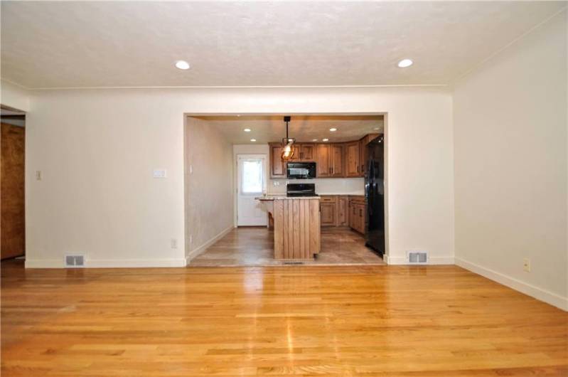 16 Jackson Dr, Monessen, PA 15062, 3 Bedrooms Bedrooms, 5 Rooms Rooms,2 BathroomsBathrooms,Residential,For Sale,Jackson Dr,0,1711670