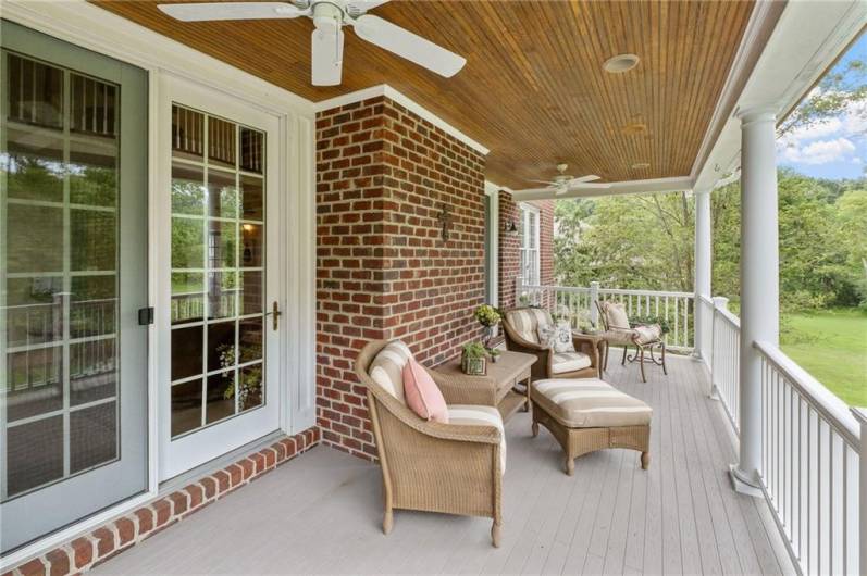The perfect spot for that morning hot beverage and a moment of gratitude.