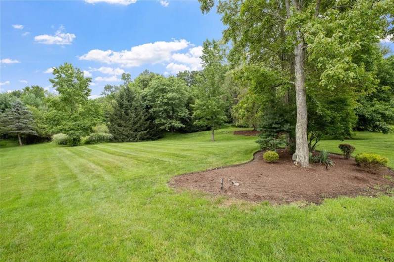 414 Lenox Ct, Gibsonia, PA 15044, 4 Bedrooms Bedrooms, 12 Rooms Rooms,3.1 BathroomsBathrooms,Residential,For Sale,Lenox Ct,0,1711673