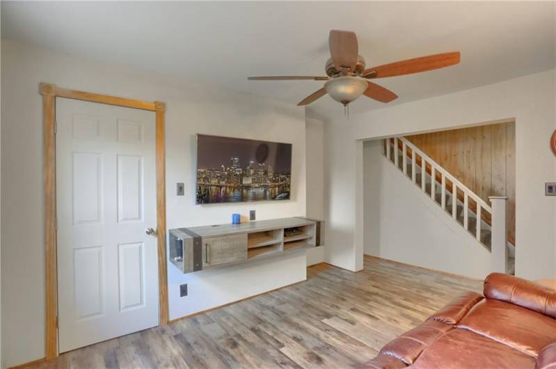 736 Penn Ave, Midland, PA 15059, 3 Bedrooms Bedrooms, 9 Rooms Rooms,2 BathroomsBathrooms,Residential,For Sale,Penn Ave,0,1711684