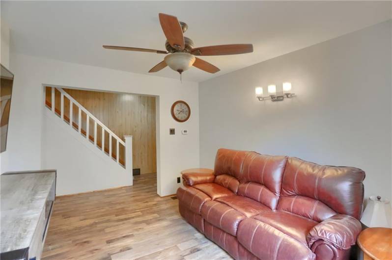 736 Penn Ave, Midland, PA 15059, 3 Bedrooms Bedrooms, 9 Rooms Rooms,2 BathroomsBathrooms,Residential,For Sale,Penn Ave,0,1711684