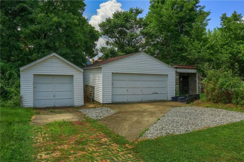 736 Penn Ave, Midland, PA 15059, 3 Bedrooms Bedrooms, 9 Rooms Rooms,2 BathroomsBathrooms,Residential,For Sale,Penn Ave,0,1711684
