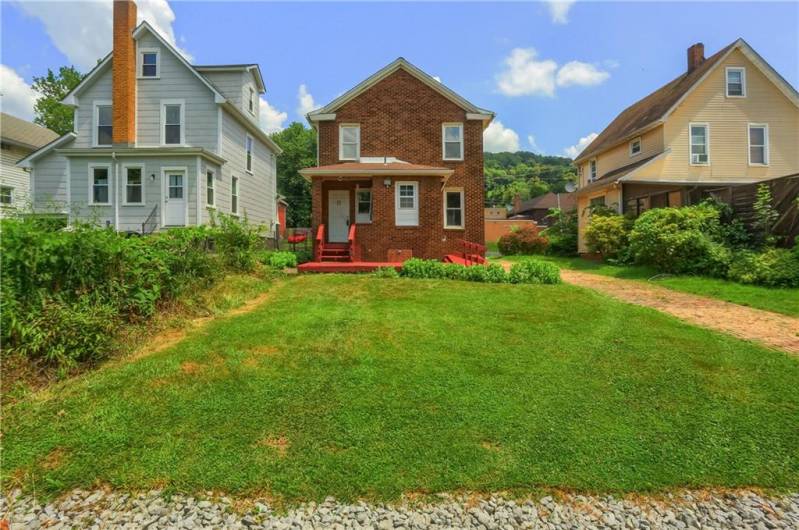 736 Penn Ave, Midland, PA 15059, 3 Bedrooms Bedrooms, 9 Rooms Rooms,2 BathroomsBathrooms,Residential,For Sale,Penn Ave,0,1711684