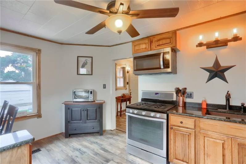 736 Penn Ave, Midland, PA 15059, 3 Bedrooms Bedrooms, 9 Rooms Rooms,2 BathroomsBathrooms,Residential,For Sale,Penn Ave,0,1711684