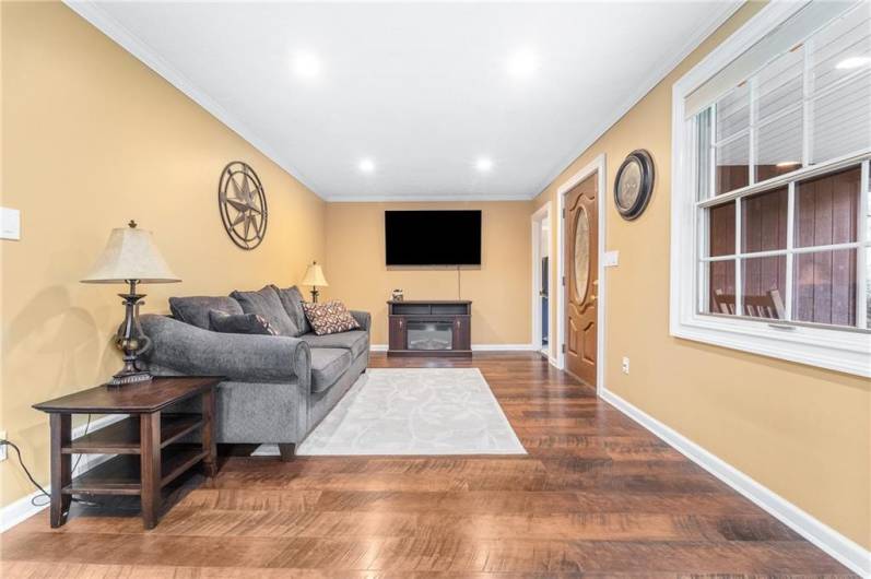 37 Wilson Ave, Cecil, PA 15321, 3 Bedrooms Bedrooms, 6 Rooms Rooms,2 BathroomsBathrooms,Residential,For Sale,Wilson Ave,0,1711688