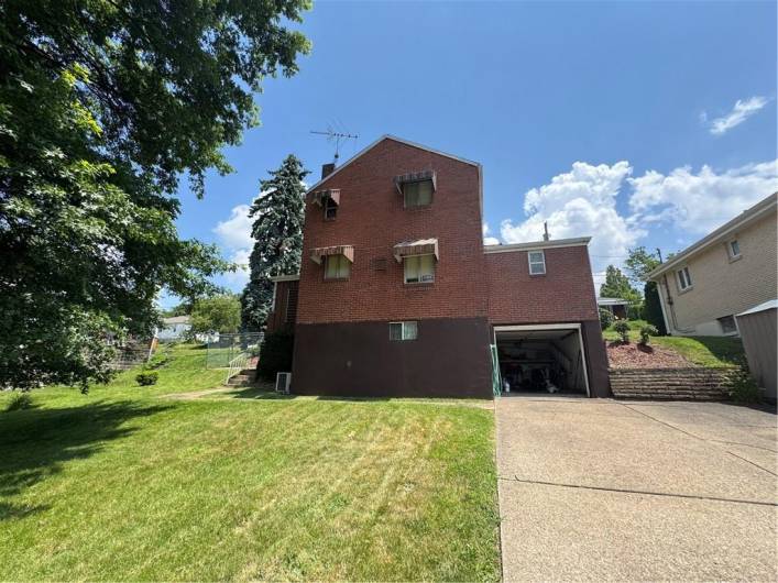 5322 Fredanna St, Pittsburgh, PA 15207, 3 Bedrooms Bedrooms, 7 Rooms Rooms,2 BathroomsBathrooms,Residential,For Sale,Fredanna St,0,1711699