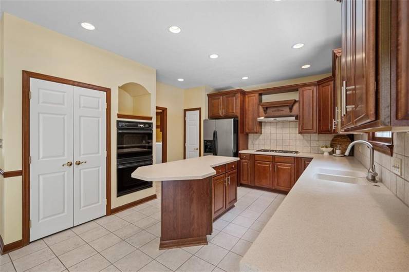 247 Erin Drive, Cranberry Township, PA 16066, 4 Bedrooms Bedrooms, 10 Rooms Rooms,3.1 BathroomsBathrooms,Residential,For Sale,Erin Drive,0,1711700