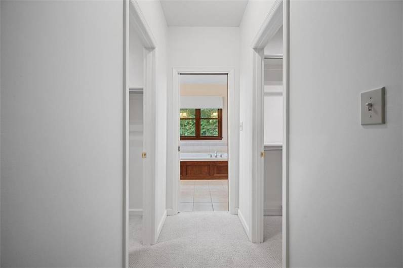 247 Erin Drive, Cranberry Township, PA 16066, 4 Bedrooms Bedrooms, 10 Rooms Rooms,3.1 BathroomsBathrooms,Residential,For Sale,Erin Drive,0,1711700
