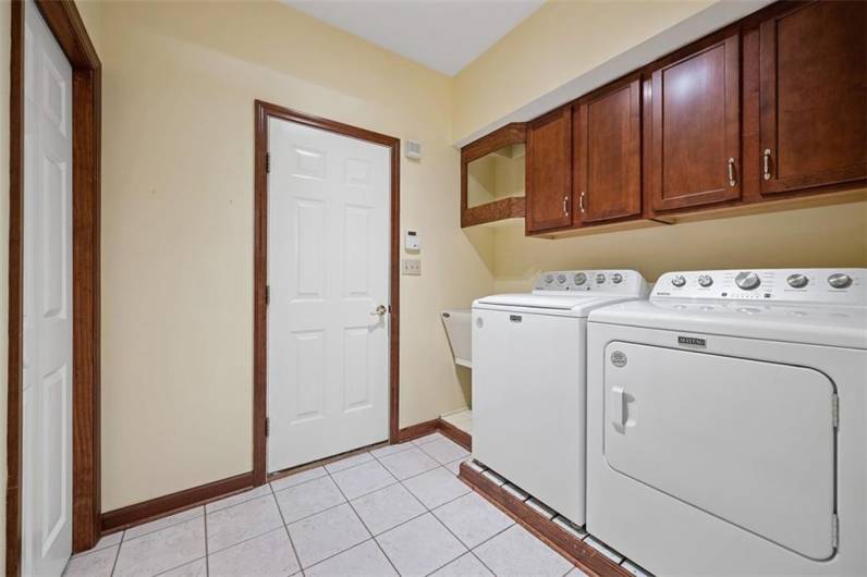 247 Erin Drive, Cranberry Township, PA 16066, 4 Bedrooms Bedrooms, 10 Rooms Rooms,3.1 BathroomsBathrooms,Residential,For Sale,Erin Drive,0,1711700