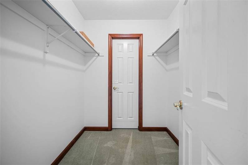 247 Erin Drive, Cranberry Township, PA 16066, 4 Bedrooms Bedrooms, 10 Rooms Rooms,3.1 BathroomsBathrooms,Residential,For Sale,Erin Drive,0,1711700