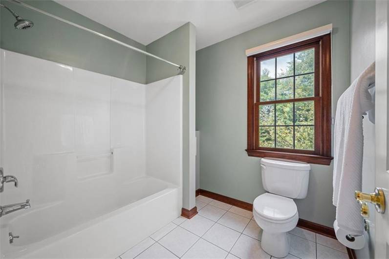 247 Erin Drive, Cranberry Township, PA 16066, 4 Bedrooms Bedrooms, 10 Rooms Rooms,3.1 BathroomsBathrooms,Residential,For Sale,Erin Drive,0,1711700