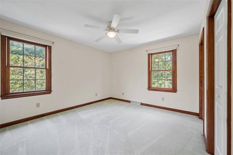 247 Erin Drive, Cranberry Township, PA 16066, 4 Bedrooms Bedrooms, 10 Rooms Rooms,3.1 BathroomsBathrooms,Residential,For Sale,Erin Drive,0,1711700