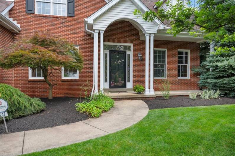 247 Erin Drive, Cranberry Township, PA 16066, 4 Bedrooms Bedrooms, 10 Rooms Rooms,3.1 BathroomsBathrooms,Residential,For Sale,Erin Drive,0,1711700