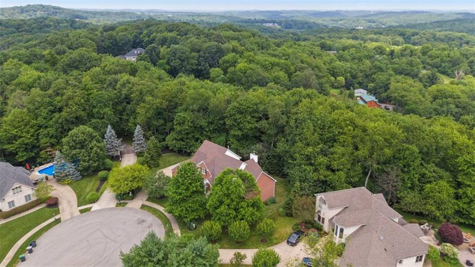 247 Erin Drive, Cranberry Township, PA 16066, 4 Bedrooms Bedrooms, 10 Rooms Rooms,3.1 BathroomsBathrooms,Residential,For Sale,Erin Drive,0,1711700