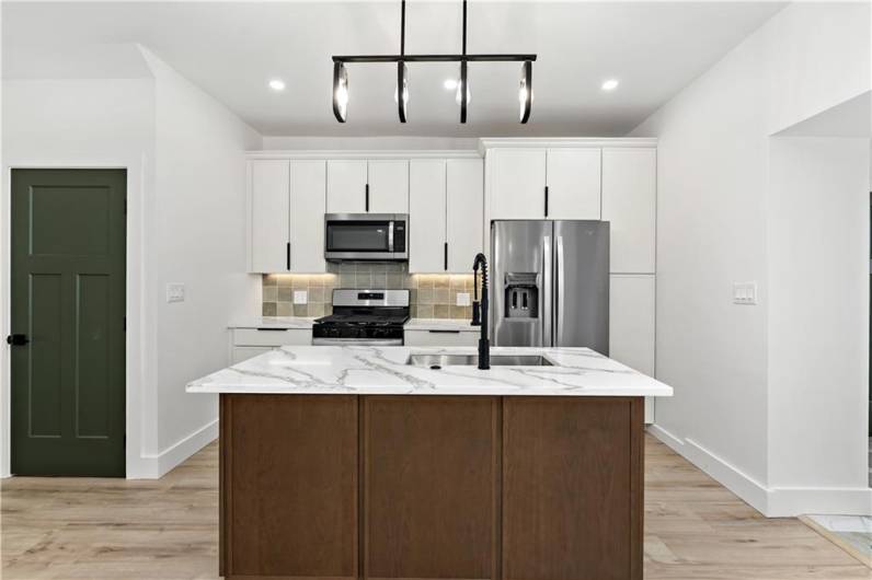 7211 Whipple St, Pittsburgh, PA 15218, 4 Bedrooms Bedrooms, 8 Rooms Rooms,2.1 BathroomsBathrooms,Residential,For Sale,Whipple St,0,1711706