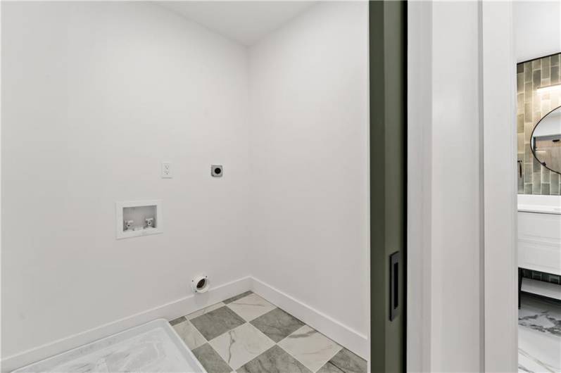 7211 Whipple St, Pittsburgh, PA 15218, 4 Bedrooms Bedrooms, 8 Rooms Rooms,2.1 BathroomsBathrooms,Residential,For Sale,Whipple St,0,1711706