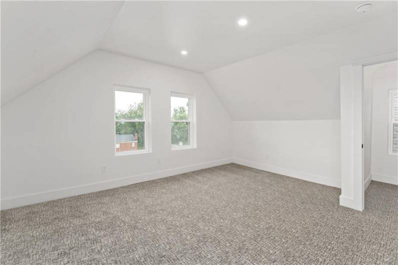 7211 Whipple St, Pittsburgh, PA 15218, 4 Bedrooms Bedrooms, 8 Rooms Rooms,2.1 BathroomsBathrooms,Residential,For Sale,Whipple St,0,1711706