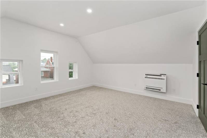 7211 Whipple St, Pittsburgh, PA 15218, 4 Bedrooms Bedrooms, 8 Rooms Rooms,2.1 BathroomsBathrooms,Residential,For Sale,Whipple St,0,1711706
