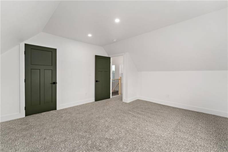 7211 Whipple St, Pittsburgh, PA 15218, 4 Bedrooms Bedrooms, 8 Rooms Rooms,2.1 BathroomsBathrooms,Residential,For Sale,Whipple St,0,1711706