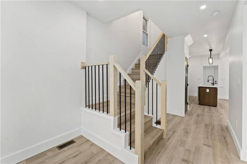 7211 Whipple St, Pittsburgh, PA 15218, 4 Bedrooms Bedrooms, 8 Rooms Rooms,2.1 BathroomsBathrooms,Residential,For Sale,Whipple St,0,1711706