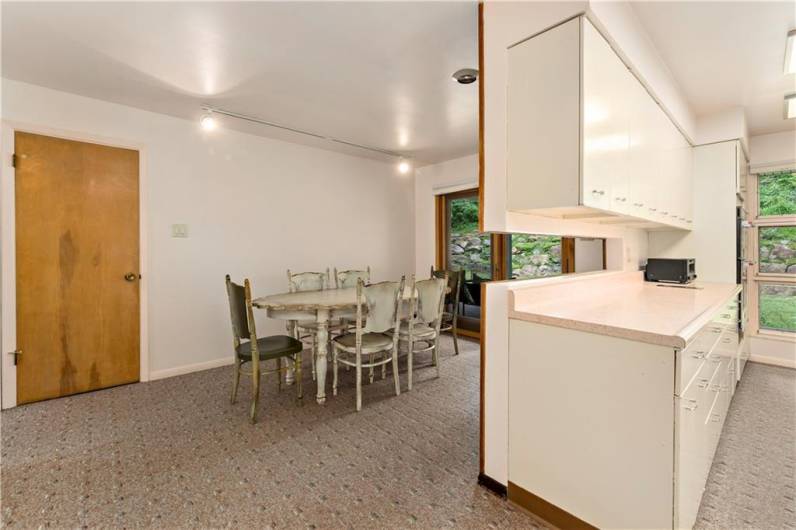 2306 Marbury Rd, Pittsburgh, PA 15221, 2 Bedrooms Bedrooms, ,2 BathroomsBathrooms,Lease,For Sale,Marbury Rd,0,1711709