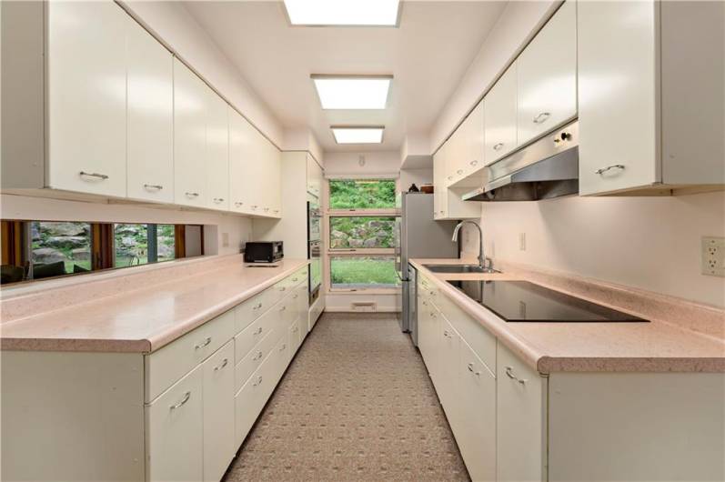 2306 Marbury Rd, Pittsburgh, PA 15221, 2 Bedrooms Bedrooms, ,2 BathroomsBathrooms,Lease,For Sale,Marbury Rd,0,1711709